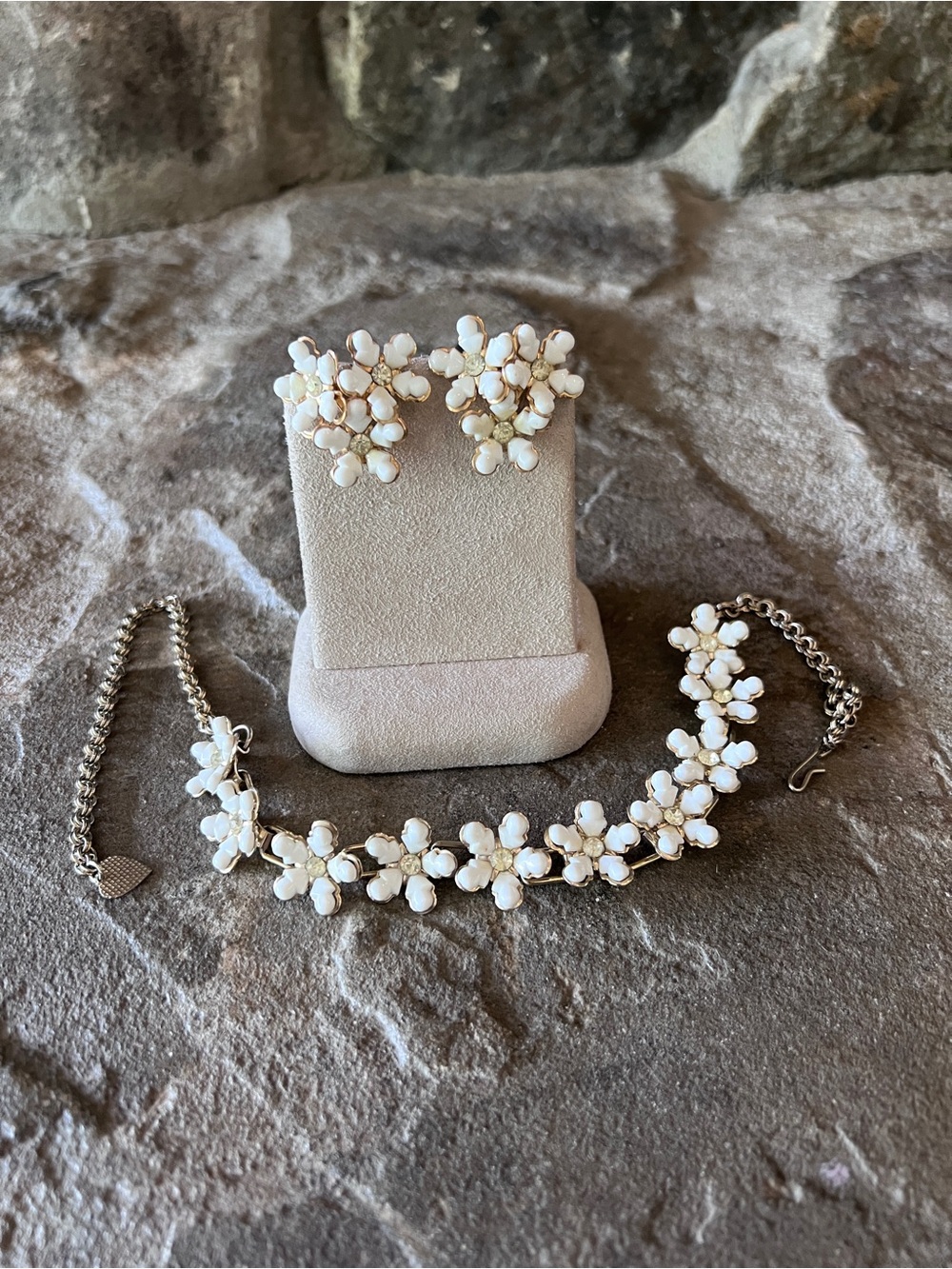 Vintage Floral White Cluster Necklace & Earrings Set